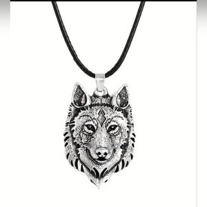 MEN'S WOLF PENDANT NECKLACE